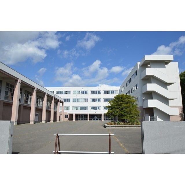 中学校　景雲中学校（中学校）まで780m