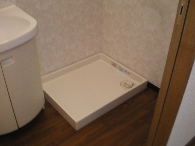 その他　室内洗濯機置場で快適です。
