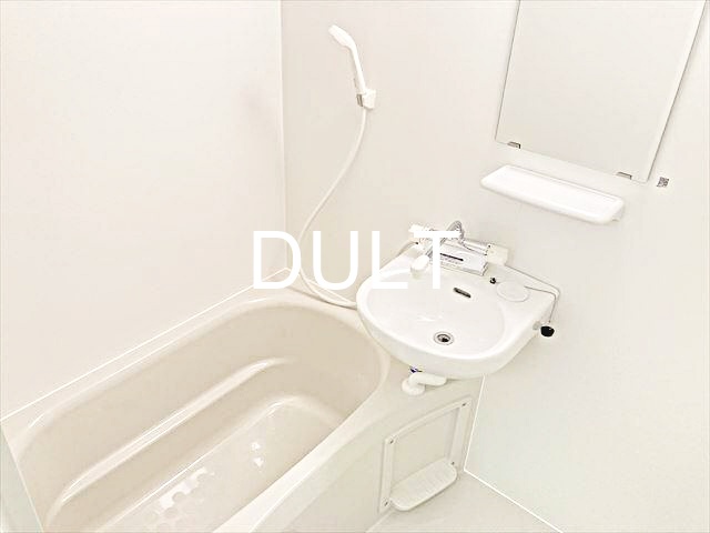 バス・シャワールーム　バスルームです。