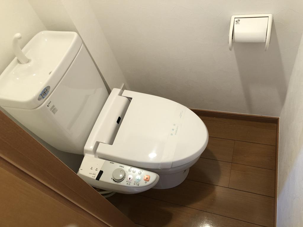 トイレ　とても綺麗でウォシュレット付き