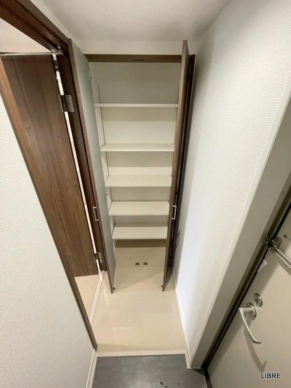 玄関　シューズボックス完備