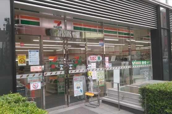 コンビニ　セブンイレブン銀座2丁目店（コンビニ）まで120m