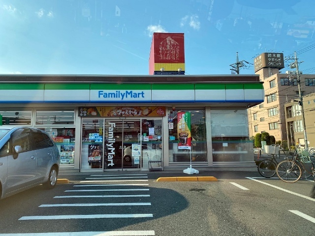 コンビニ　ファミリーマート立川砂川九番店（コンビニ）まで128m