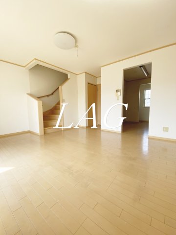 居室・リビング　洋室のお部屋です。（同仕様です。）