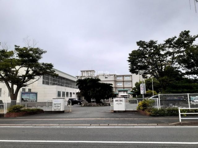 小学校　糸島市立前原小学校（小学校）まで641m