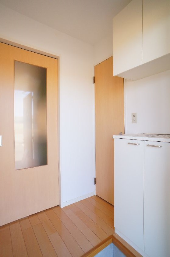 玄関　※別のお部屋のお写真です。