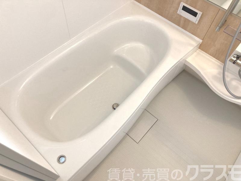 バス・シャワールーム　浴室乾燥機＆追焚機能付き広々バスルーム♪