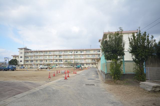 小学校　北九州市立　曽根小学校（小学校）まで850m