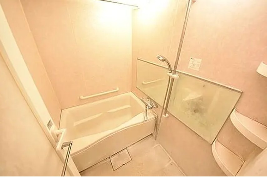 バス・シャワールーム　写真は同タイプ住居です。