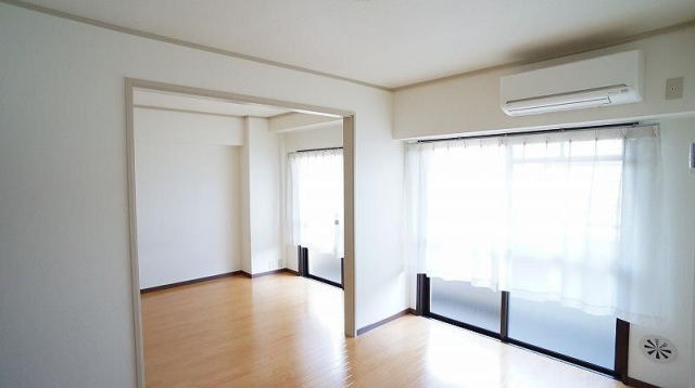 居室・リビング　写真は別のお部屋です。