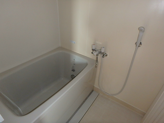 バス・シャワールーム　ゆったりお風呂に入ってください。別部屋参考写真。