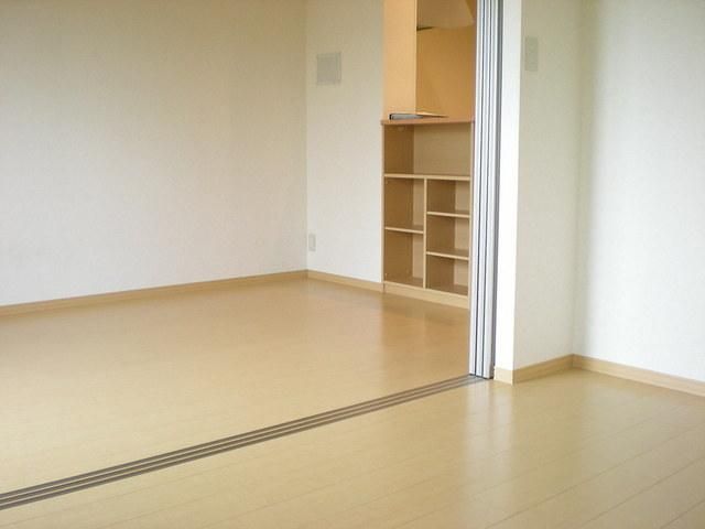 その他部屋・スペース　★洋室からリビング★