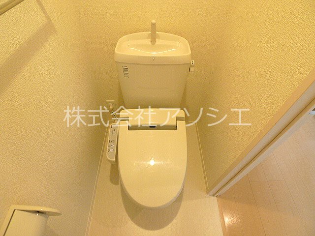 トイレ　温水洗浄暖房便座