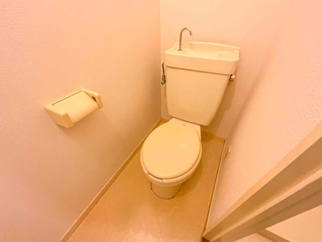 ディーセント目黒のトイレ写真