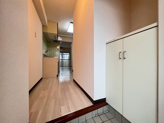 玄関　※別部屋の写真です