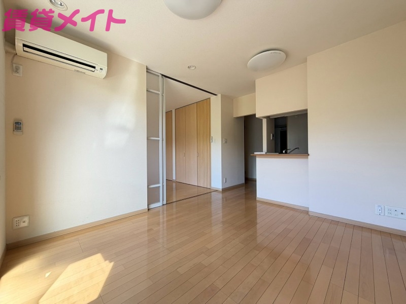 居室・リビング　同型別部屋写真