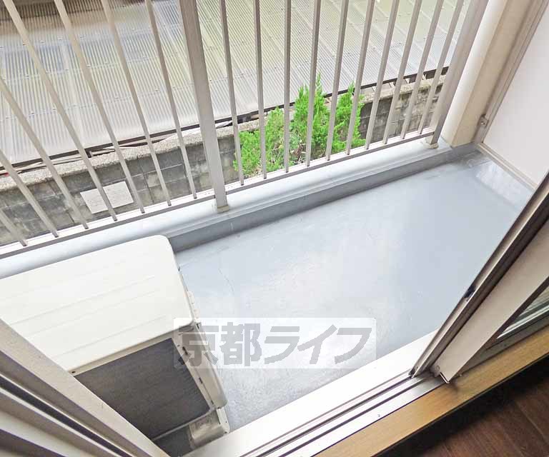 バルコニー　広々としたバルコニーです。