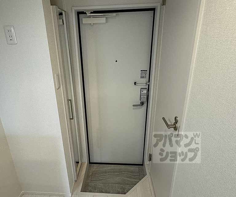 ベスティア太秦の玄関写真
