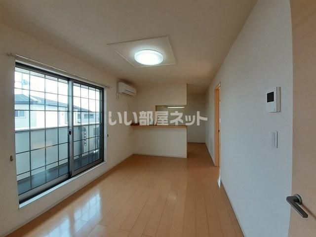 阪急伊丹線 伊丹駅 徒歩25分 2階建 築14年の居間写真