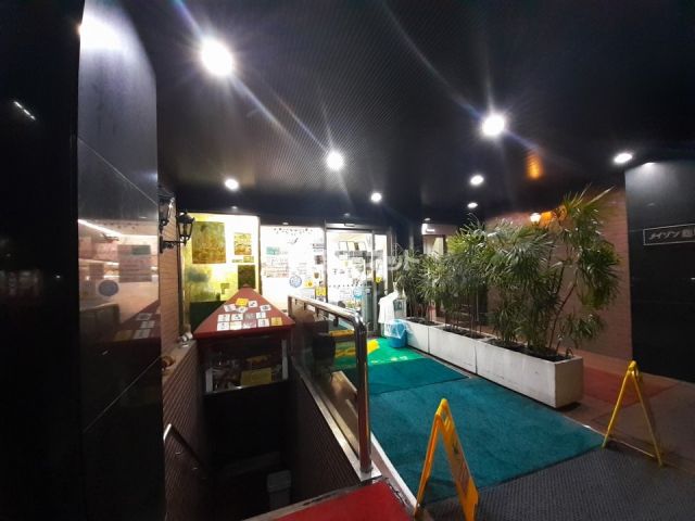 スーパー　ココスナカムラ麹町店（スーパー）まで261m
