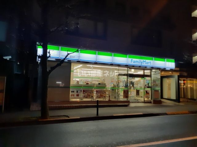 コンビニ　ファミリーマート紀尾井町三番地店（コンビニ）まで268m