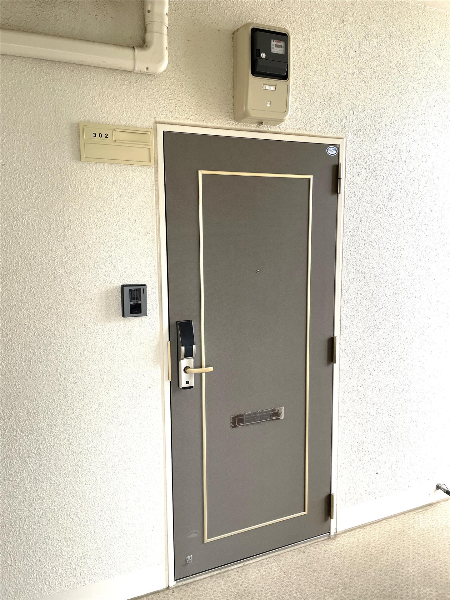 セキュリティ　外玄関