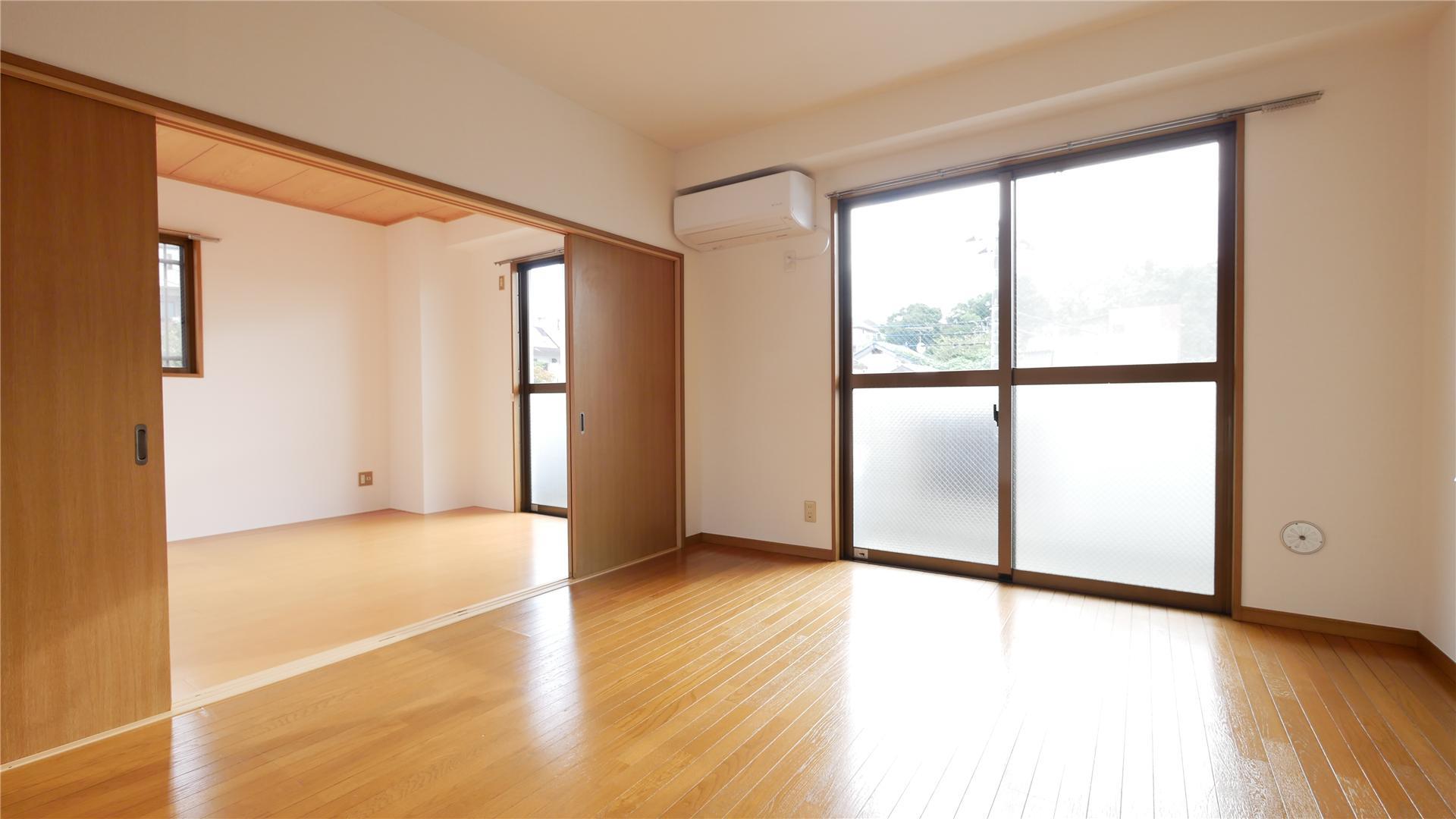 加藤マンションの居間写真