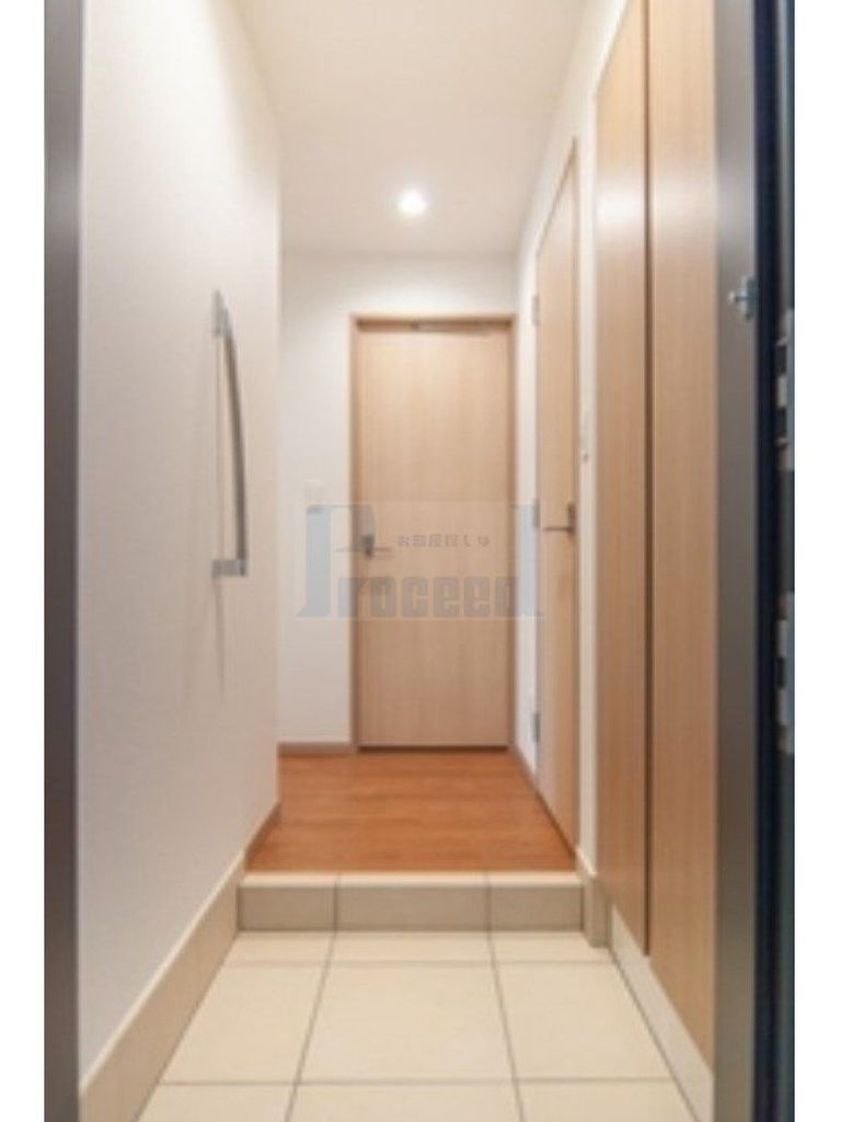 玄関　※別部屋参考写真※現況優先です