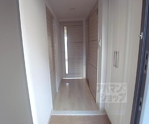 エスリード烏丸五条駅前の玄関写真