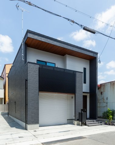 建物外観　同タイプの別物件画像です。色など異なる場合は現状優先となりま