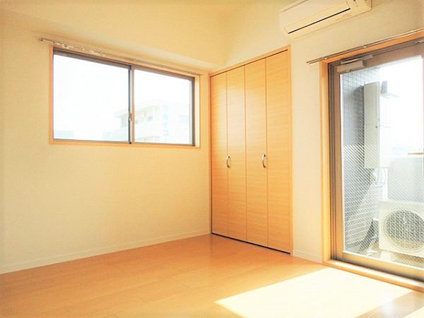 ＪＲ総武線 錦糸町駅 徒歩10分 8階建 築16年の居間写真