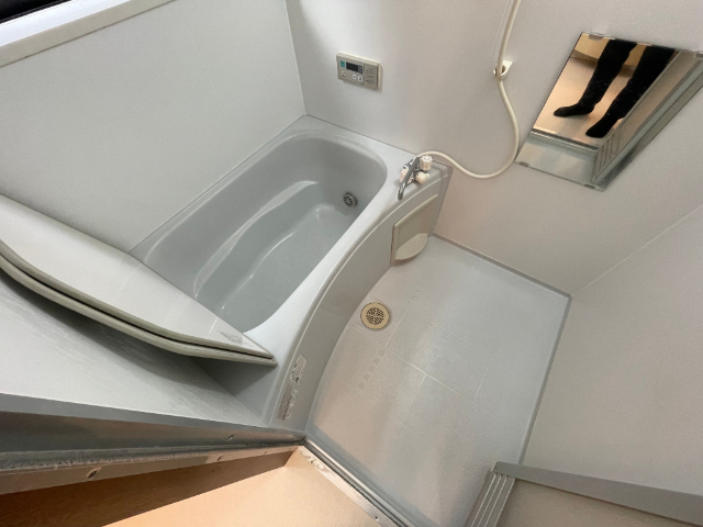 バス・シャワールーム　追焚き給湯器付き