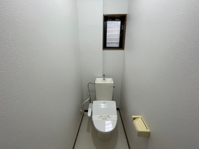 トイレ　温水洗浄便座付き