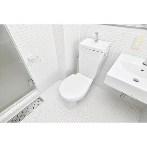 阪急神戸線 十三駅 徒歩3分 9階建 築20年のトイレ写真