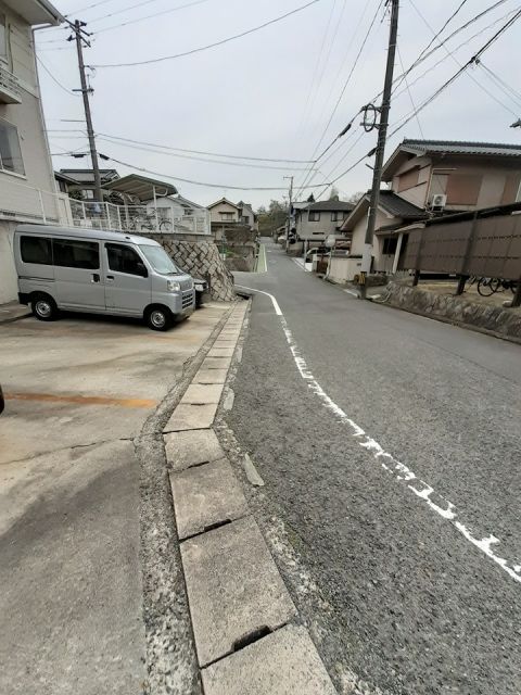 【尾道市美ノ郷町三成のアパートの駐車場】