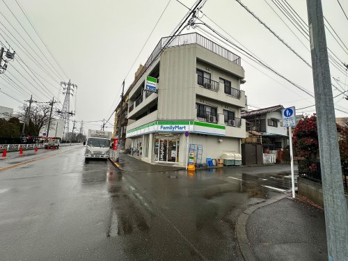 【八王子市高倉町のマンションのコンビニ】