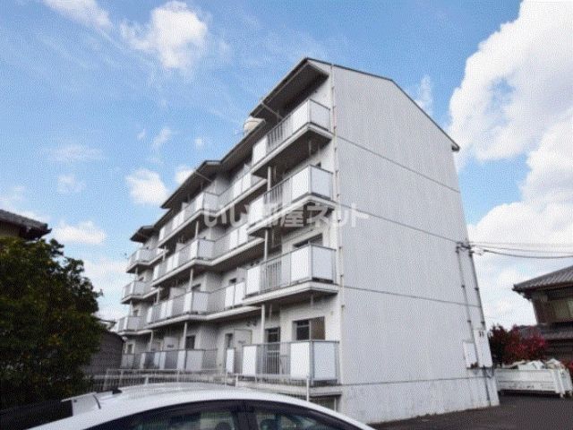 【ヴィラ・アンソレイエ香川町の建物外観】