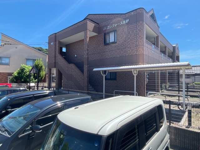 コンフォース生野の建物外観