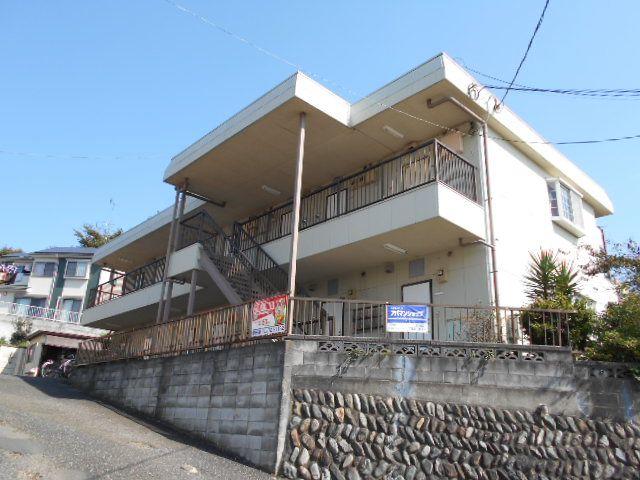 町田市本町田のマンションの建物外観