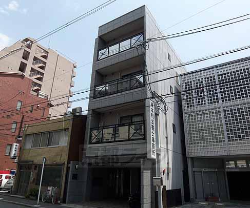 京都市下京区富永町のマンションの建物外観