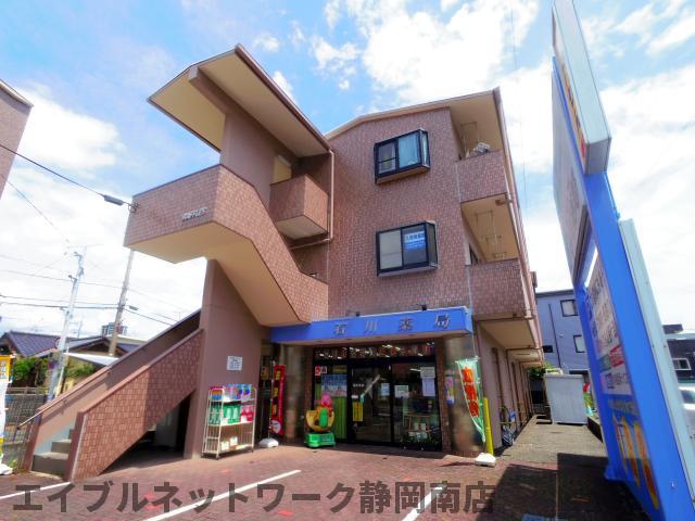 【静岡市駿河区小鹿のマンションの建物外観】