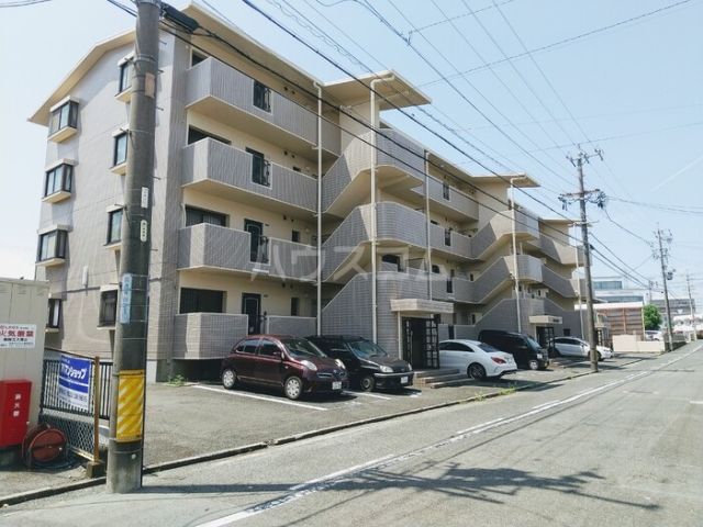 【豊橋市羽根井西町のマンションの建物外観】