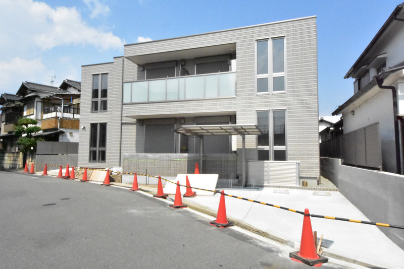 豊中市立花町のマンションの建物外観