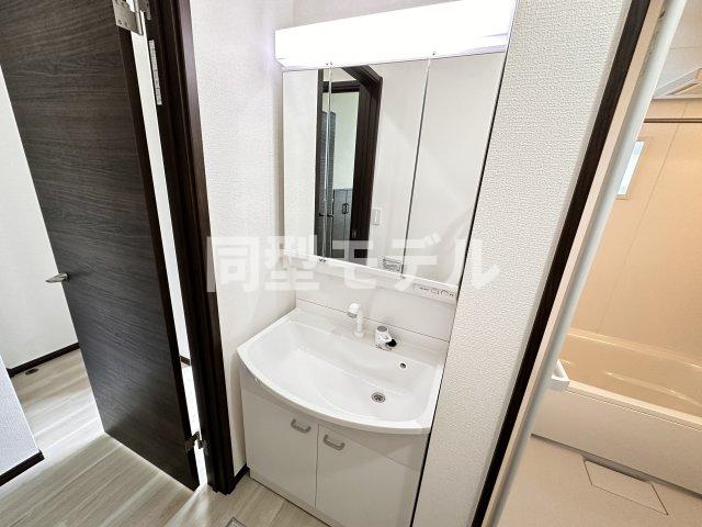 洗面設備　※同型モデル