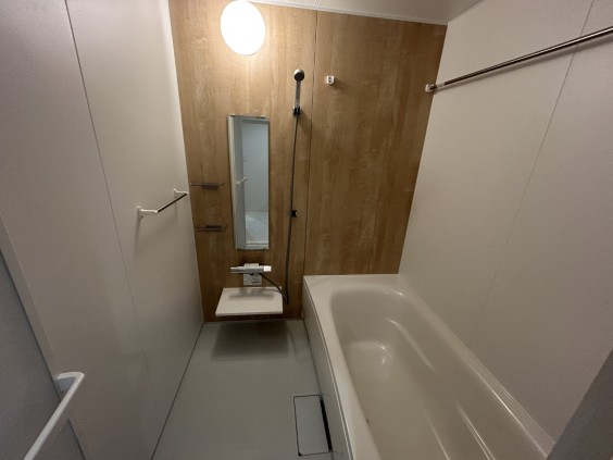 バス・シャワールーム　便利な追焚機能、浴室乾燥機付き