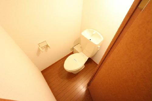 トイレ　バスルーム・トイレの独立設計で快適な毎日を！