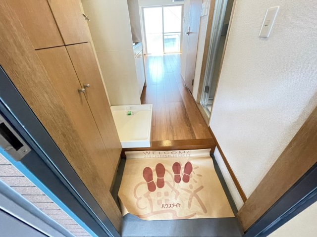 玄関　※別部屋参考写真※