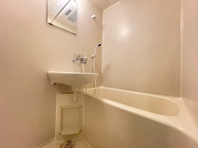 バス・シャワールーム　※別部屋参考写真※