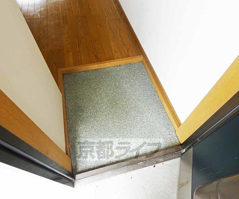 玄関　大きな段差がありません