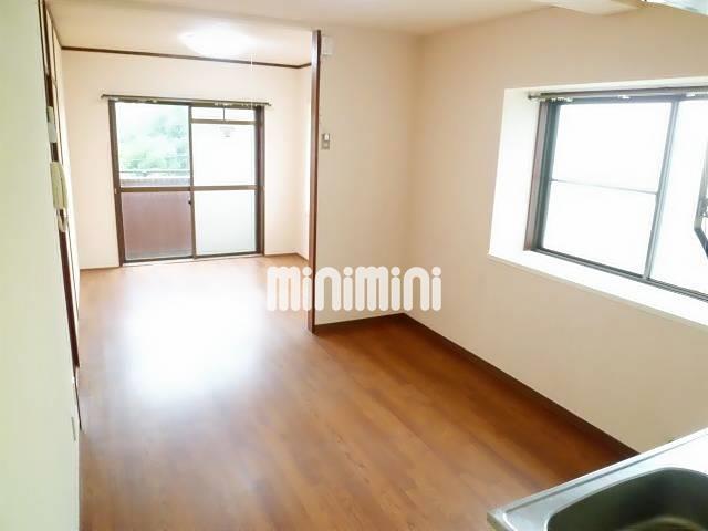 居室・リビング　※別部屋のお写真です。